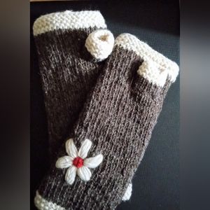 NWOT Laundromat Fingerless Lined Gloves  Handknitted in Nepal
